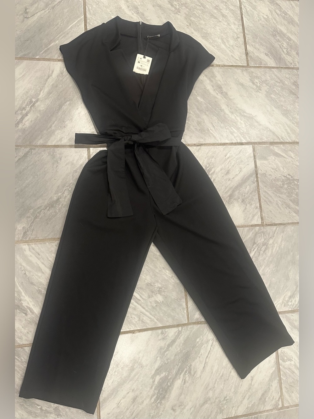 NWT ZARA Women's Black Solid V-Neck Belted Jumpsuit Short Sleeve Size M